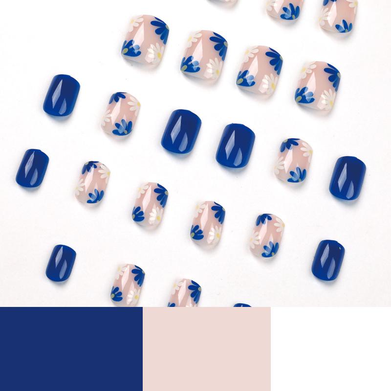 24 Pieces Wear Nail Short Blue and White Flower Nail Piece Nail Patch Nail Piece Removable Nail Nail Nail