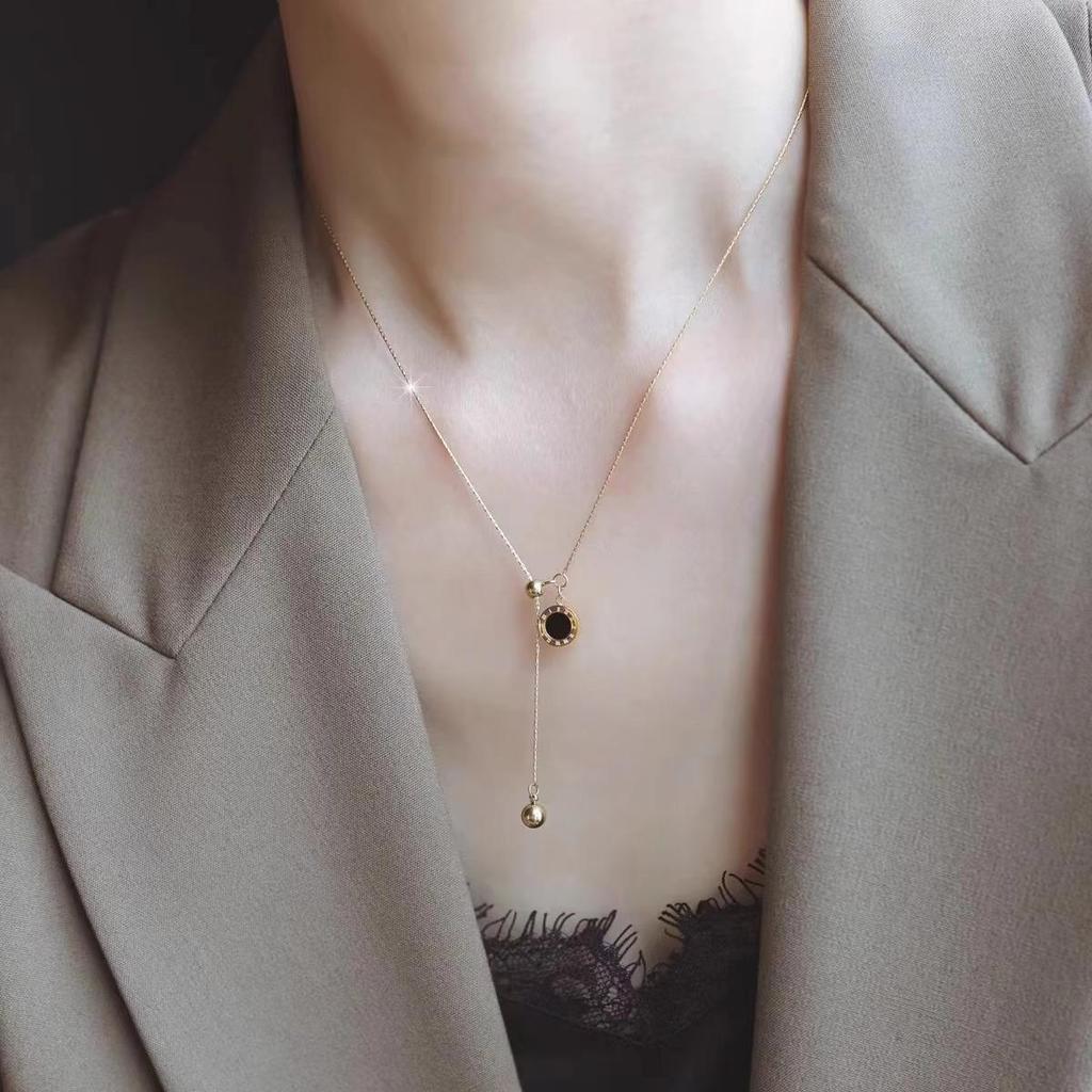 Elegant Black & White Roman Shell Necklace: Titanium Steel Tassel Pendant with Versatile Clavicle Chain