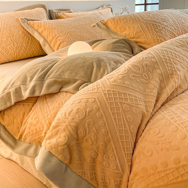 Luksusowy zimowy komplet pościeli z aksamitu w kolorze koralowym - 4-częściowa dwustronna kołdra i prześcieradło z aksamitu zapewniające najwyższy komfort.