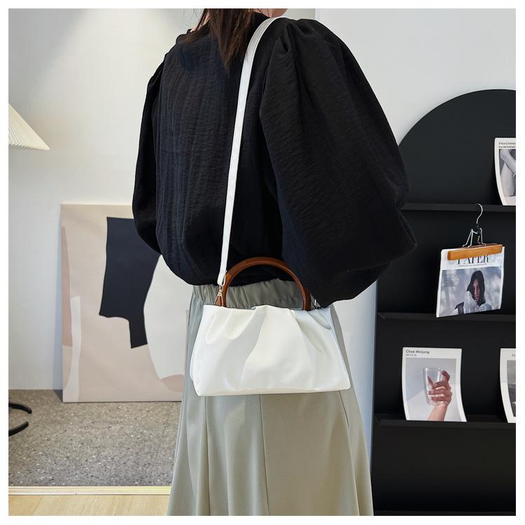 Wolkenplissierte Kunstleder-Schultertasche für Damen im Vintage-Stil, Crossbody, quadratische Geldbörse