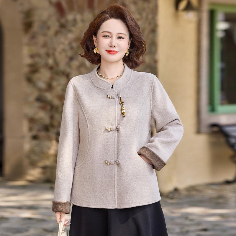 

Elegant Red Wool Coat for Mature Women, Chinese Style, Spring/Autumn Double-Faced Design 4XL (135-150 jin) бежевый