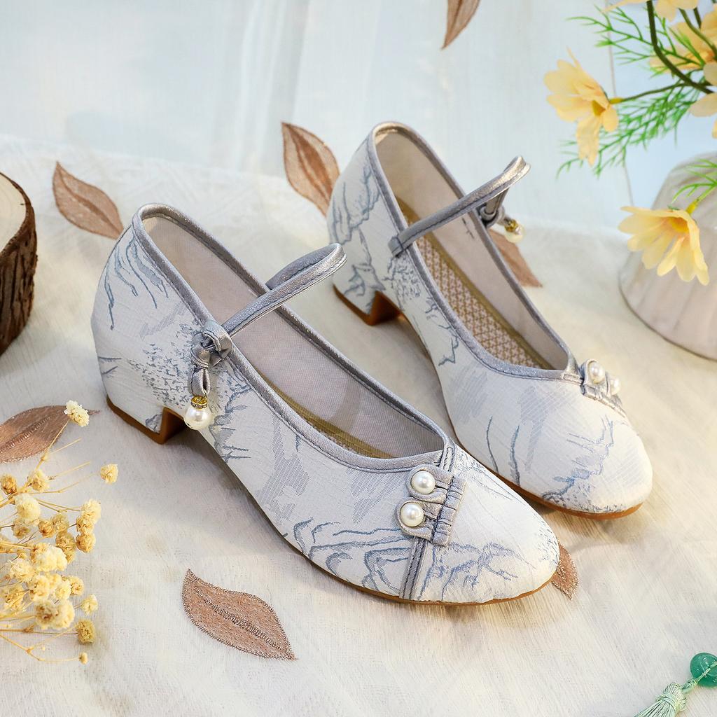 Ruo Shi, der neue Blockabsatz wird mit Cheongsam, neuen chinesischen Hanfu-Schuhen, vielseitigen Ethno-Stil-Einzelschuhen, bestickten Schuhen kombiniert.