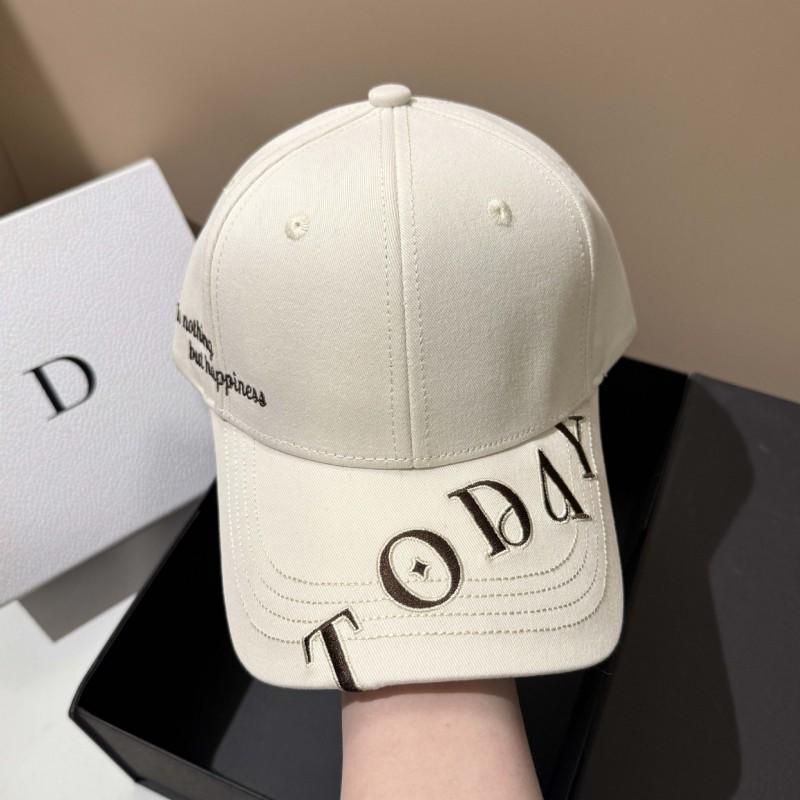 High-Quality Embroidered Baseball Cap Couples Sun Protection Short Brim Adjustable Fashion Hat Outdoor Sports