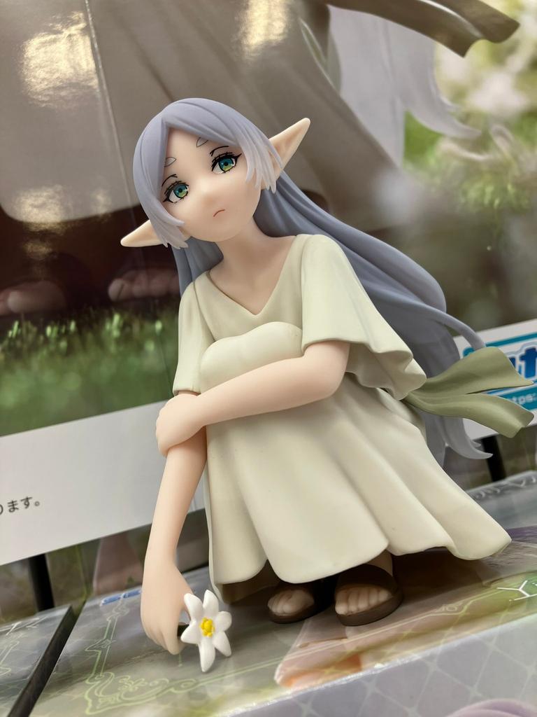 12CM Anime Sousou No Frieren Frieren Figure Past Desktop Decorate Anime Model Plaything Gift Aciton Figure Collect 1/7 PVC