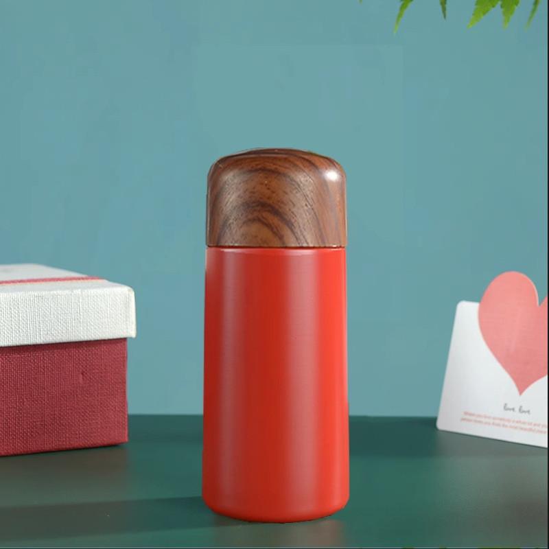 Japanese Retro Insulated Bottle With Wooden Lid For Office And Travel Use