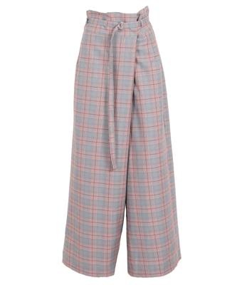 Partea inferioară (Îmbrăcăminte damă) – Capri și pantaloni