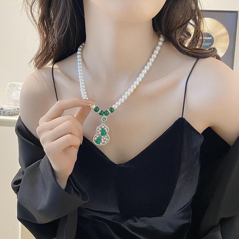 Green Chalcedony Pearl Necklace Pendant Chinese Style Light Luxury Temperament Sweater Chain Holiday Gift All-match Necklace