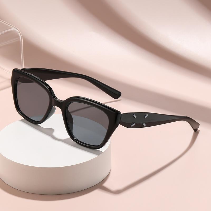 Sunglasses For Women With High-end Face, Small Anti-uv Large Frame Retro Cat Eye Glasses  New Sunglasses 9673