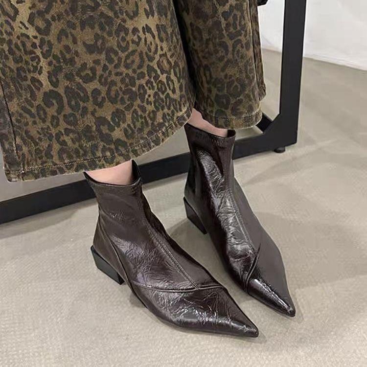 Foreign style fashionable and versatile with skirts, fashion boots, small fragrant style solid color comfortable pointed boots, children's new models
