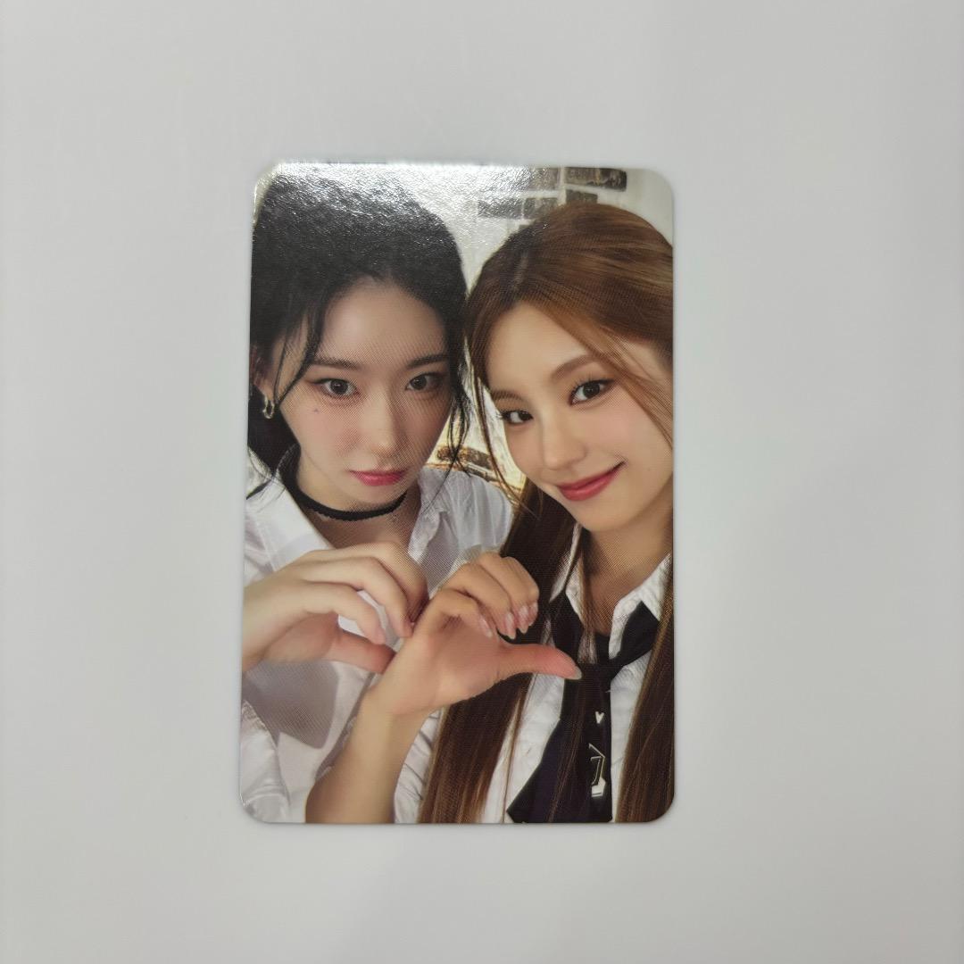 

[USED] ITZY Korean Fan Club MIDZY 3rd Generation Yeji Chaeryeong Unit Trading Card