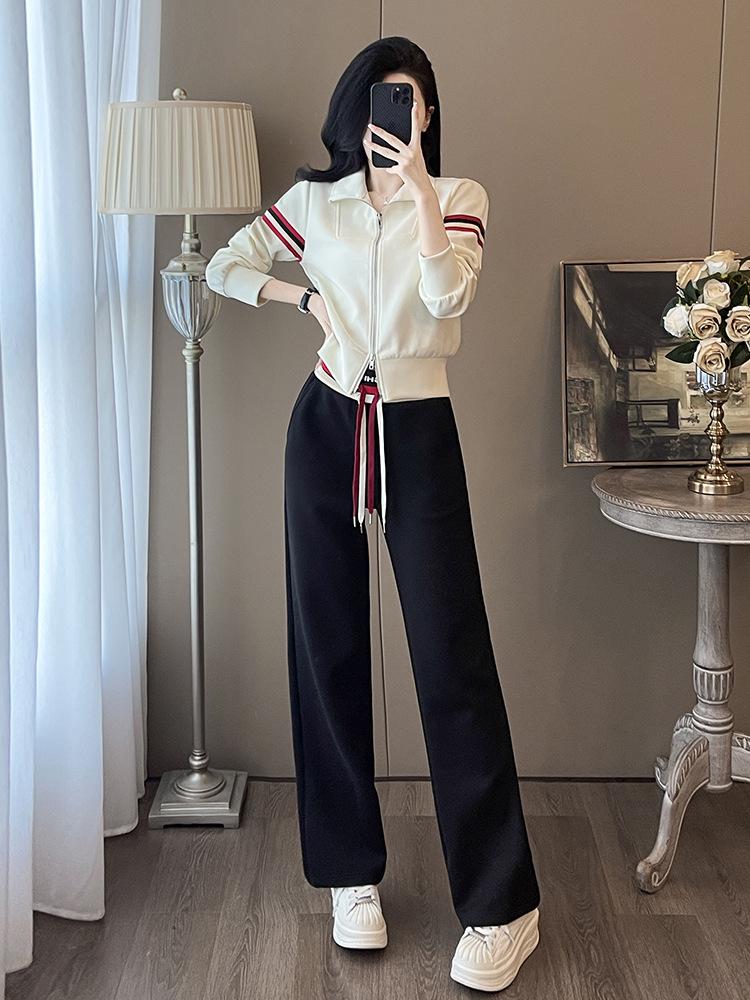 

2025 European-Style Women s Casual Sportswear: Age-Reducing Sweatshirt & Wide-Leg Pants Two-Piece Set for Autumn & Spring XL