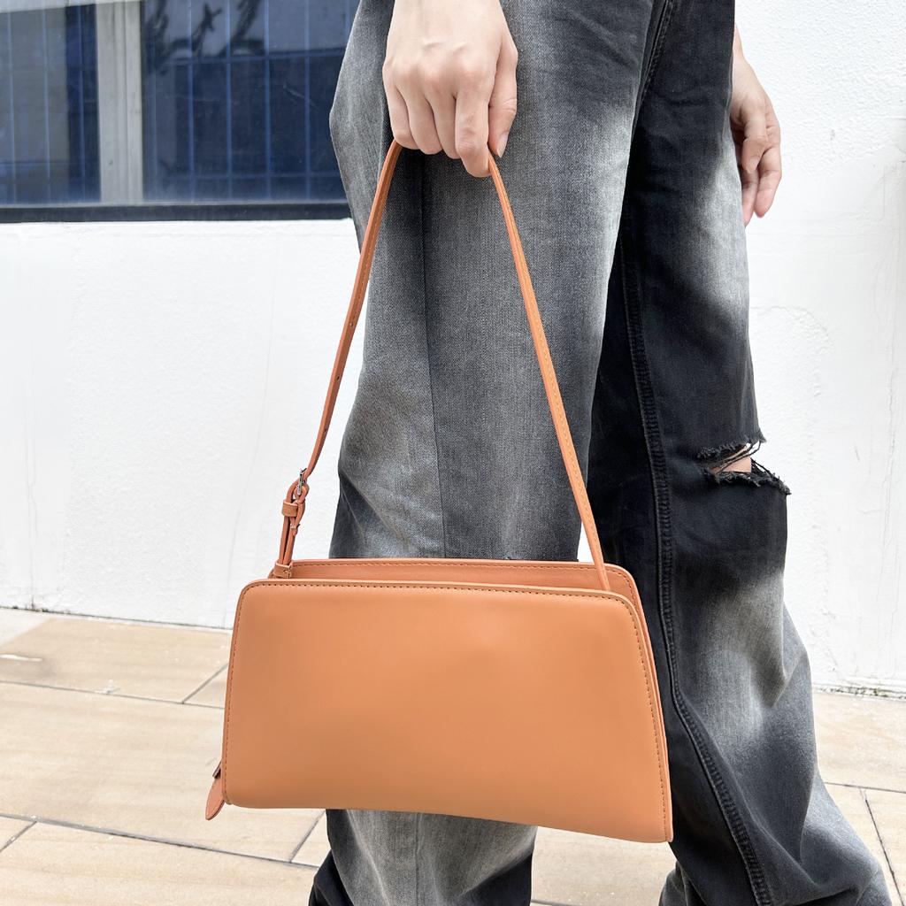 New French Niche Retro Stick Armpit Bag High-end Simple Shoulder Bag Tofu Small Square Bag Women's Bag