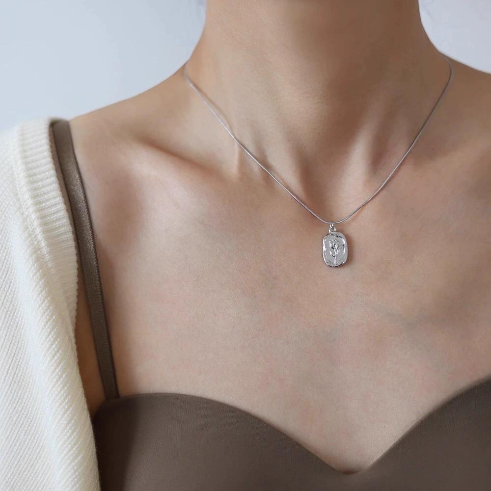 Vintage Fashion Simple Geometric Rose Pendant Necklace For Women Female Boho Gold-plate Snake Chain Choker Jewelry Gift