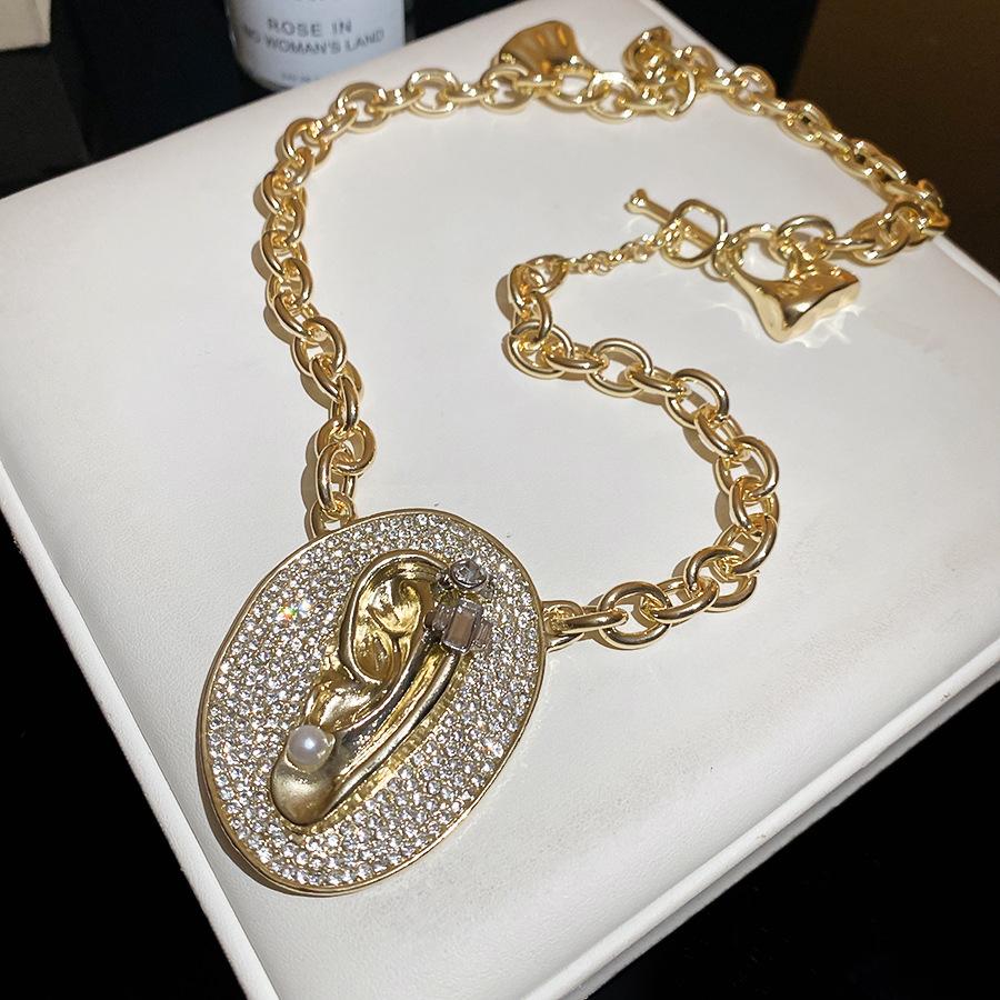 Retro Zircon Ear Shaped Pearl Necklace Luxury Exaggerated Clavicle Chain Design Sweater Chain