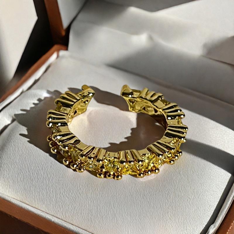 Blind Box Paar, Pfirsichblüten Tropföl Schmetterlingsring, Mittelalterliches Französisches Retro Nischendesign, Leichter Luxusring für Frauen