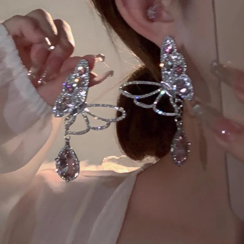 Spicy Girl Vibe: 2025 Sweet & Cool Niche Tassel Earrings - Chic & Slimming Long Design
