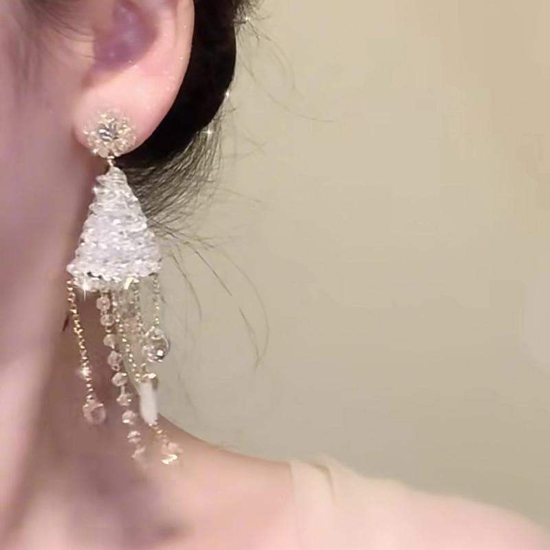 Silver needle crystal flower water drop fringed earrings light luxury high-end temperament earrings niche fashion versatile earrings women