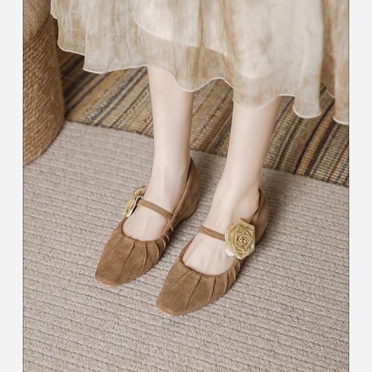 

Maillard style shoes autumn new flower retro Mary Jane women s shoes versatile brown thick heel shoes 34 коричневый