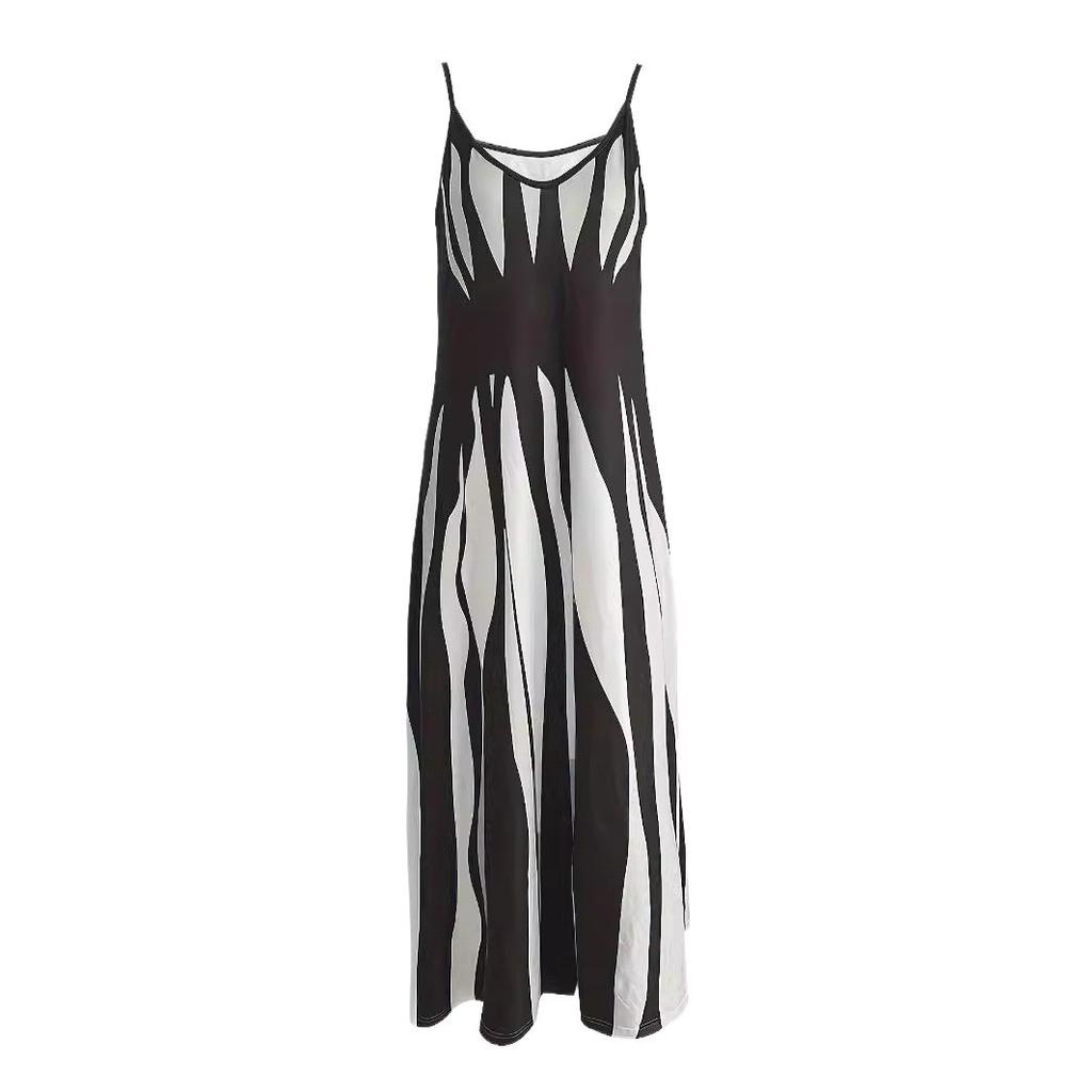 Women's Casual Sleeveless Maxi Dress Lightweight V Neck Loose Fit Summer Beach Dress with Paisley Print and Lace Panel Design
