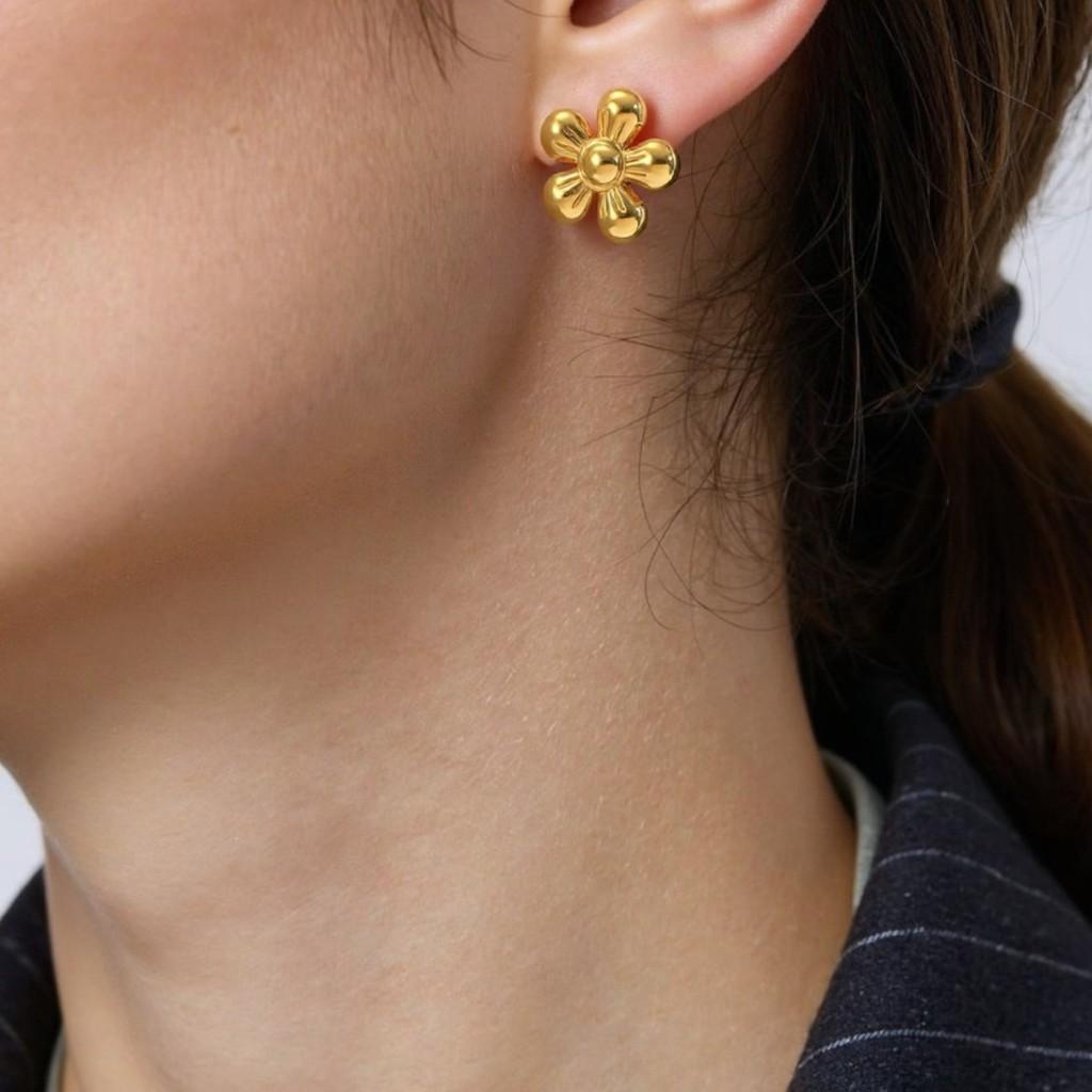 Style Stainless Steel Floral Stud Earrings For Women With Gold Plating
