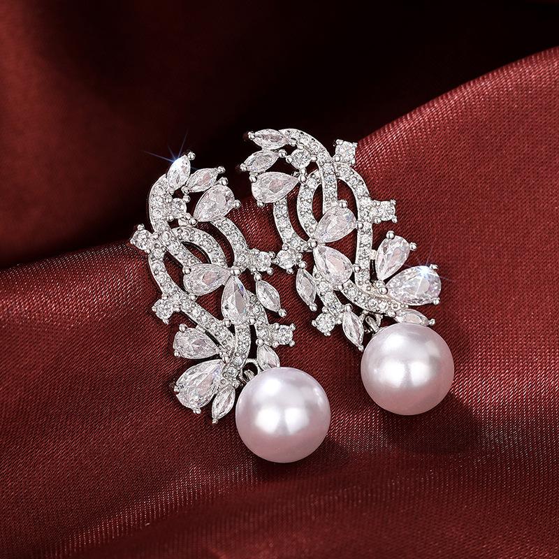 Design Earrings, Horse Eye Geometric Imitation Pearl Jewelry, High-Luxury High-End Earrings.