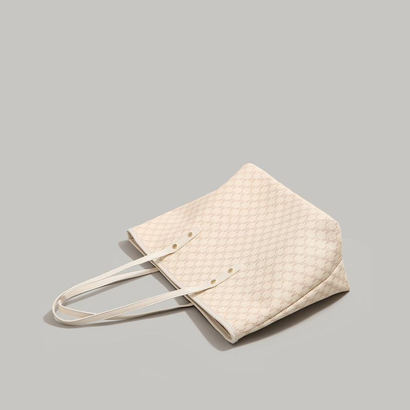 High-end large-capacity bag women's 2025 new trendy niche versatile commuter bag fashionable one-shoulder tote bag