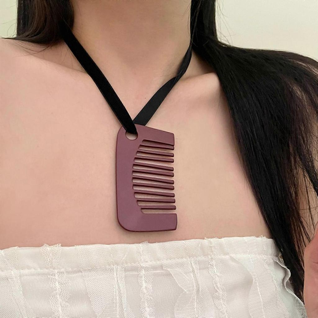 Multifuntional Comb Pendant Necklace with Adjustable Cord Suitable for Fashion Enthusiasts and Unique Style Seekers