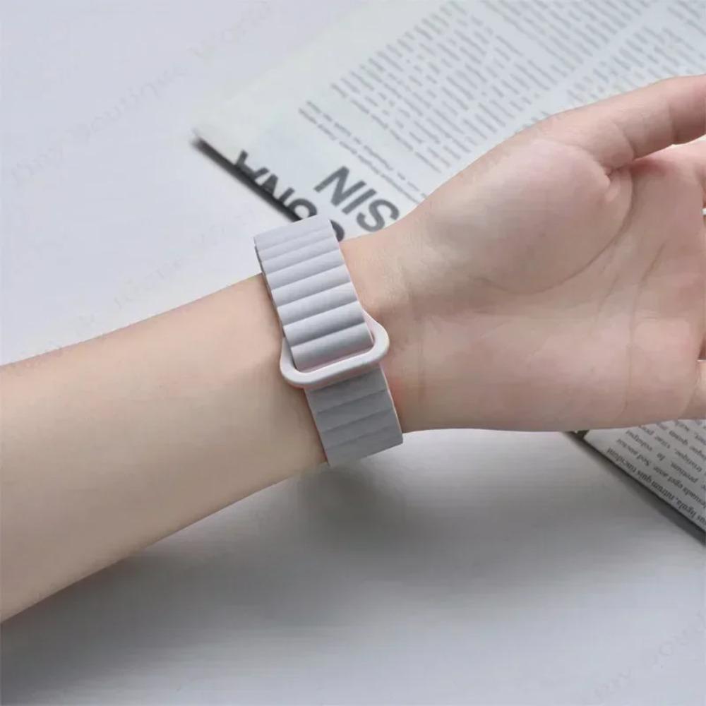 Magnetic Silicone Strap for Apple Watch Band Ultra 2/3 49mm 44mm 40mm 42mm 46mm 41mm 45mm Bracelet IWatch Series 11 10 9 8 7 6 SE 5 4 Correa