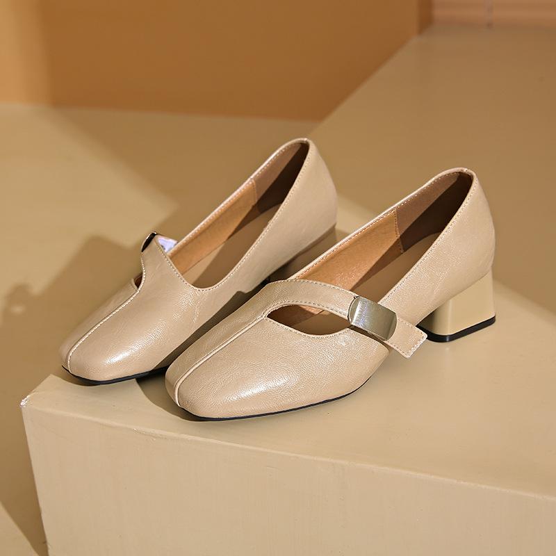 

Square head shallow mouth single shoes women s new spring and autumn leather metal buckle small leather shoes thick heel medium heel women s shoes 34 абрикосовий