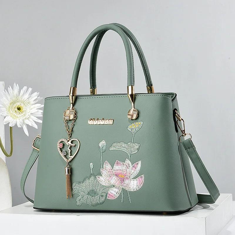 

Fashionable Embroidered Women S Handbag Large Capacity Classic Casual Shoulder Bag Elegant Crossbody Bag Commuting Tote Bag 30x13x21cm
