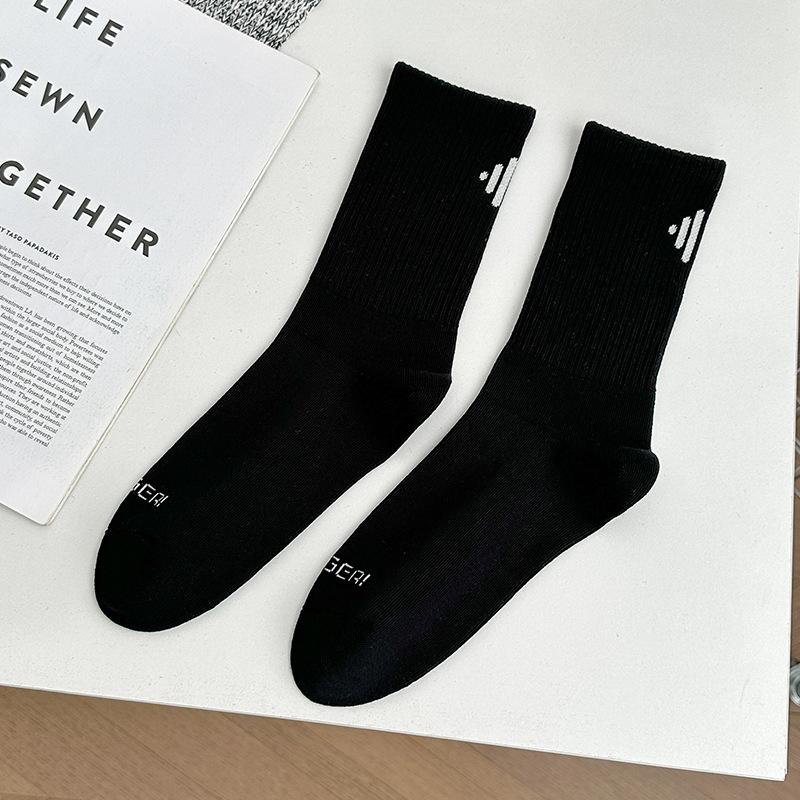 Men Spring and Autumn Trend All Kinds of Leisure Sweat Absorption Breathable Sports Tube Cotton Socks