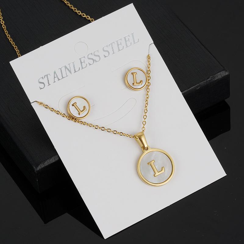 18K Gold-Plated Stainless Steel Alphabet Necklace Set: Cross-Border Women’s 26-Letter Round Shell Pendant
