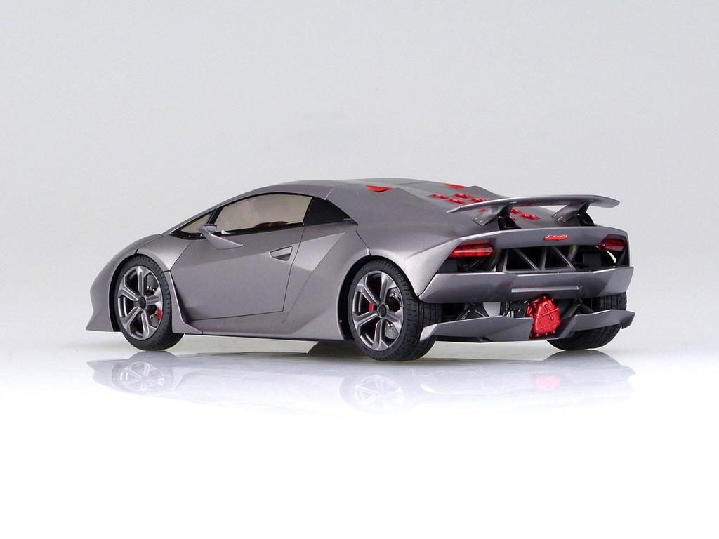 Aoshima Bunka Kyozaisha Super Car Series Lamborghini Sesto Element Plastic Model 1/24 No.21