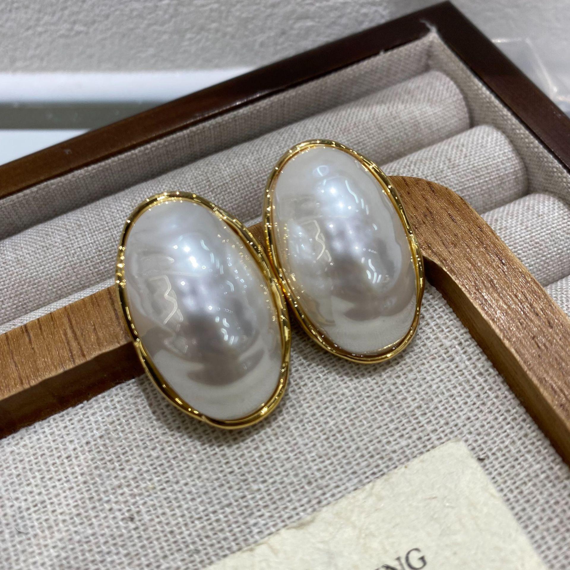 

High-End French Oval Earrings Women S Tide Retro Hong Kong Style Stud Earrings Temperament Exaggerated Atmosphere Earrings