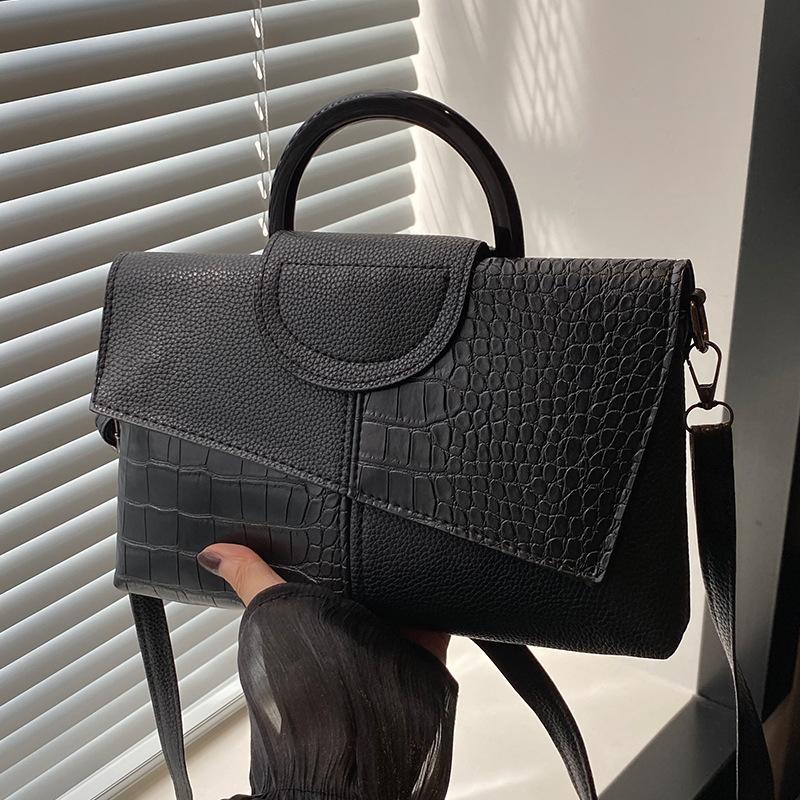 

Premium Sense Niche Bag Splicing Contrasting Color Handbag Women S Niche Versatile Shoulder Messenger Bag чорний