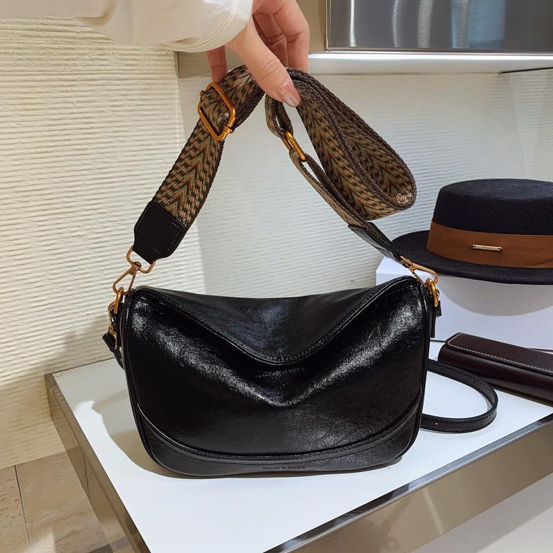 

2026 New Trendy Commuter Cross-body Bag Women s Texture Underarm Fashionable Dumplings Niche Shoulder one size