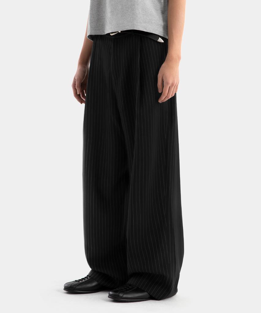 BRENSON Fluid Stripe Single-Pleat Slacks (Black)