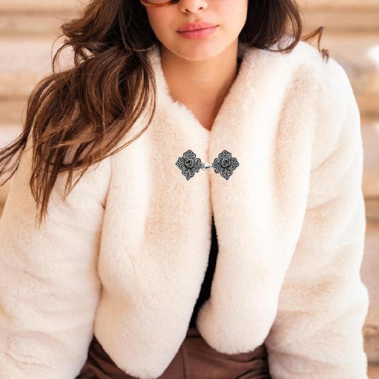 Elegant and Practical Rose/Leaf Cardigan Clip Scarf Fastener Shirt Clasp Fashionable Sweater Guard for Daily Wear