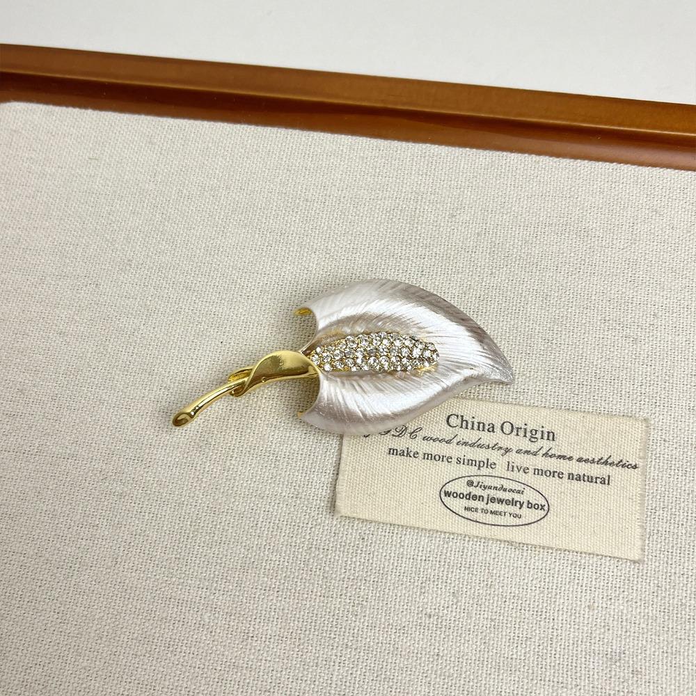 Zinc Zinc Alloy Metal Flower Brooches Jewelry Accessories Women Brooch Fashion Exaggerated Brooches  Daily