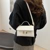 Summer New Niche Design Retro Fashion Casual Shoulder Messenger Bag Bag Personalized Portable Small Square Bag