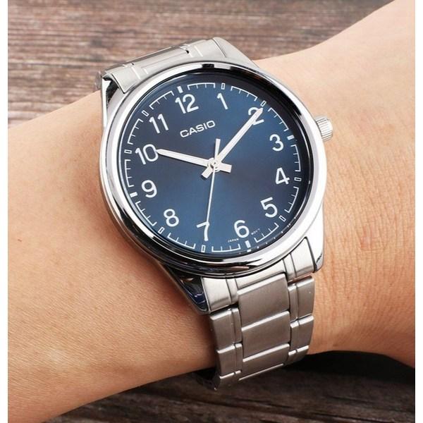 Casio Herrenuhr mit Metallarmband MTP-V005D-2B4U