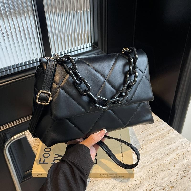 Popular Spring Rhombus Messenger Bag, New Bag, Female Texture Trendy Fashion Simple Small Square Bag