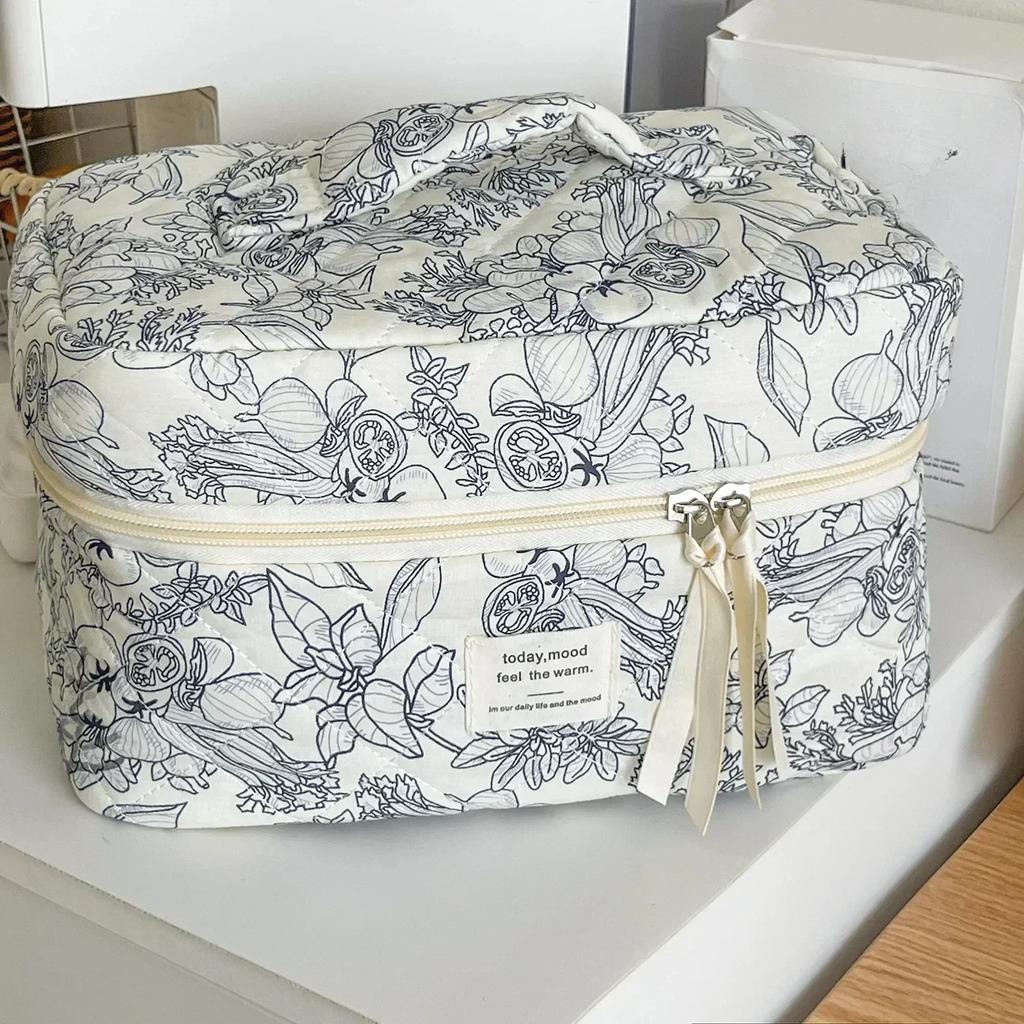 Cute Corduroy Heart Cosmetic Bags for Women Large Capacity Makeup Bag Travel Organizer