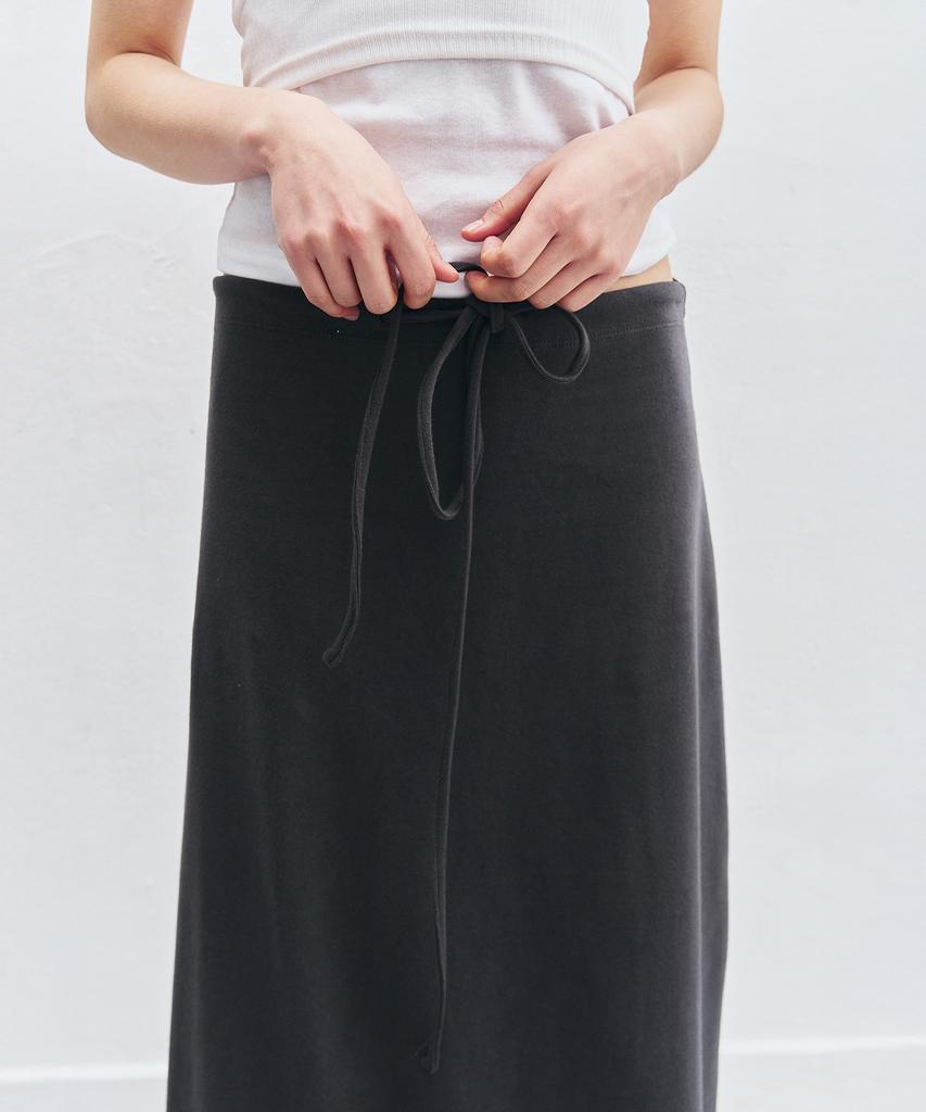 Hendeonsi Soft Flow Long Skirt (Graphite)
