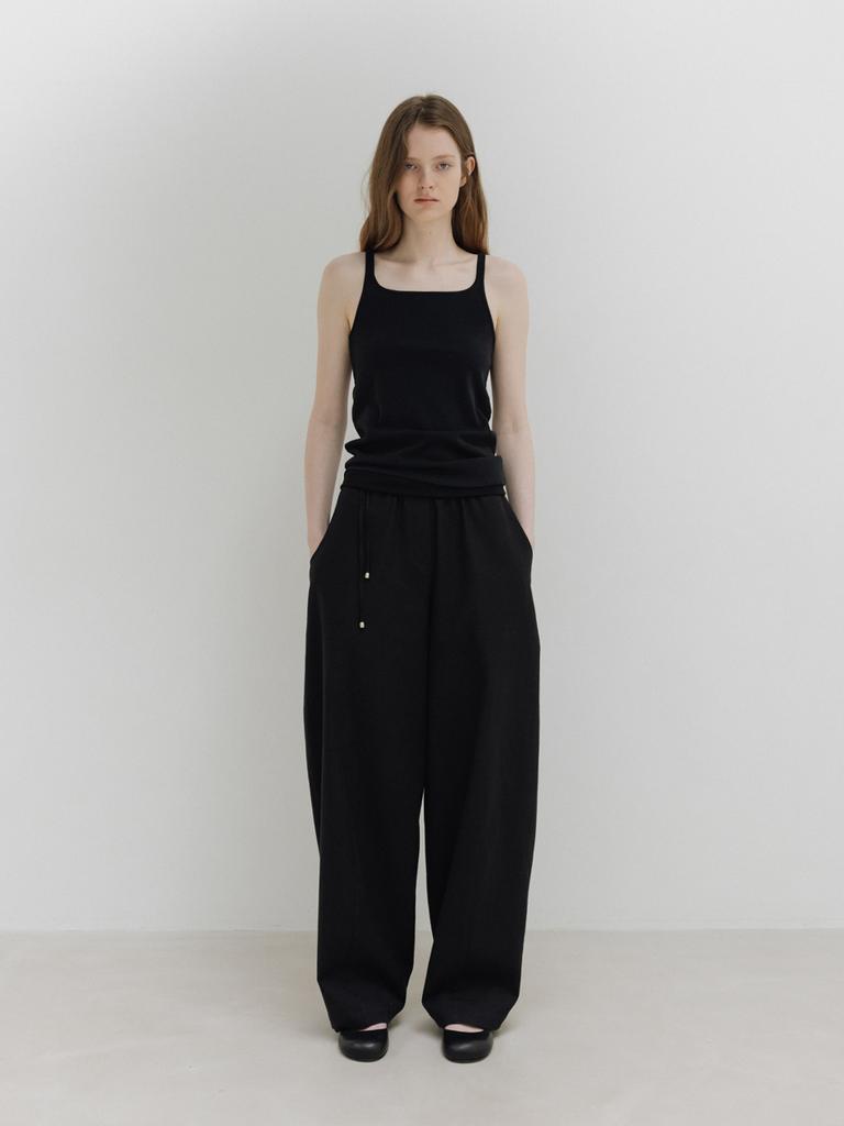 Moia Plain Sleeveless (Black)