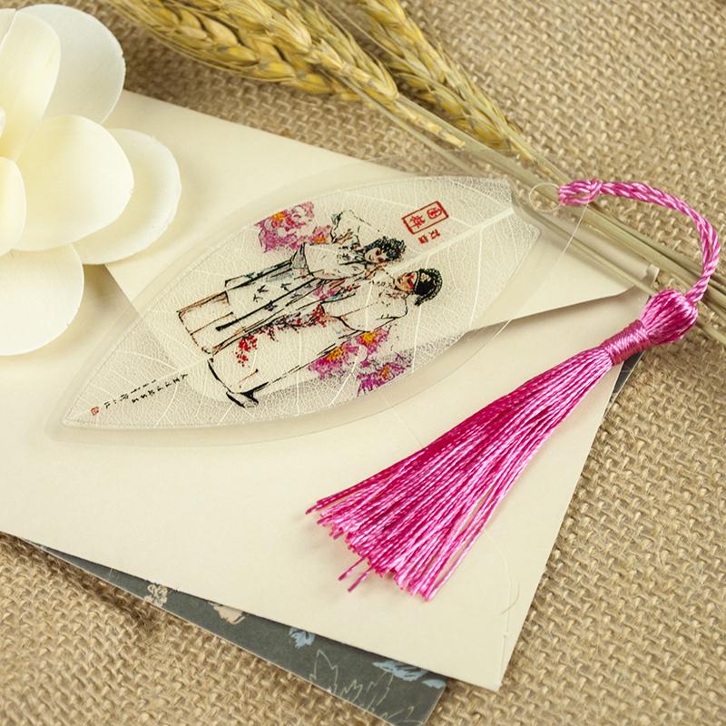 Peking Opera Mask Bookmark Set: Chinese Style, Creative Leaf Design, Perfect for Classmates and Female Students – Great Birthday Gift.