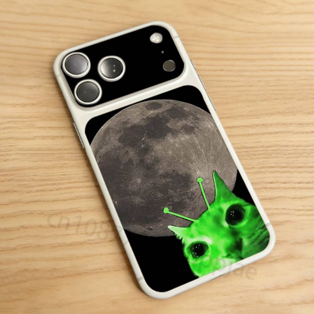 Funny Green Alien Cat For iPhone 17 Pro /Max Battry Back Cover with Camera Decal Skin Rear Protective Sticker Film