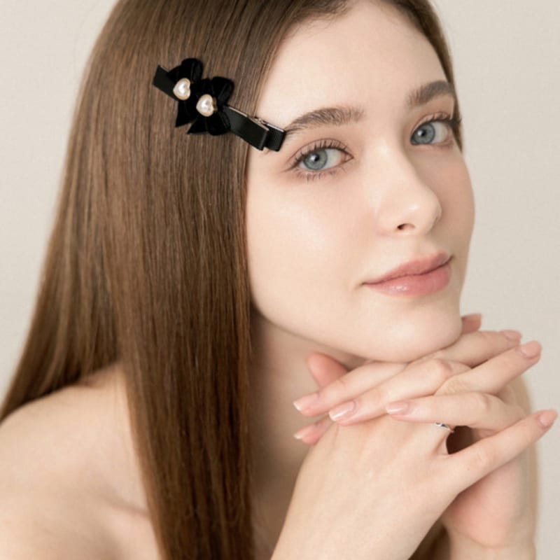 

LILYKORI Double Ribbbon Pearl Hair Pin Black