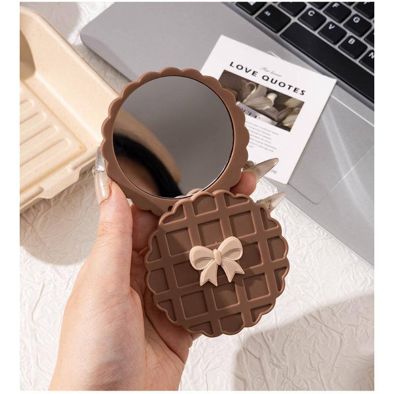 1 adet taşınabilir yuvarlak cep katlanır makyaj aynaları kızlar kadınlar için Mini cep makyaj masası aynası şekillendirici aksesuarları 4 renk