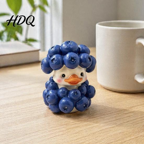 Kreative Desktop-Atmosphäre-Dekoration Blaubeere Ente Harz-Ornament Niedliche Cartoon-Figur Miniatur-Schreibtischbegleiter für Studenten Tierstatue Zuhause